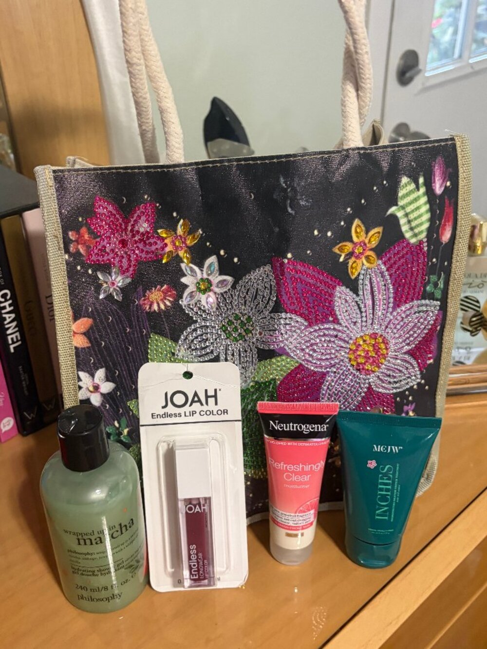 5 PC BUNDLE IN A CUTE FLORAL BEADED SMALL TOTE